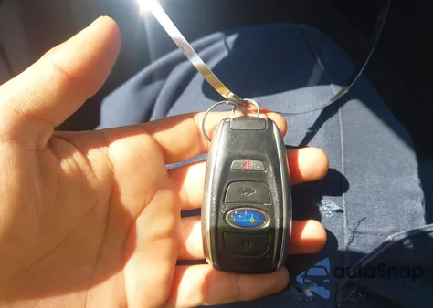 2018 Subaru Legacy 2.5I Limited z USA, uszkodzony, nr VIN 4S3BNAK64J3030815